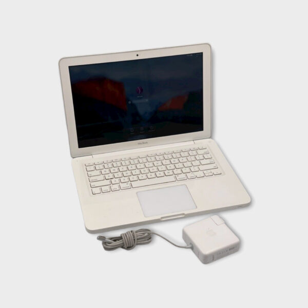 Apple MacBook Core 2 Duo P8600 24GHz 2GB 250GB El Capatin Mid 2010 SPG046568