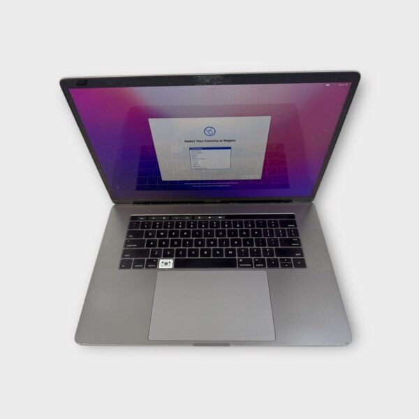 Apple MLH32LL/A MacBook Pro Core i7-6700HQ @2.6GHz 16GB RAM 256GB SSD (READ)