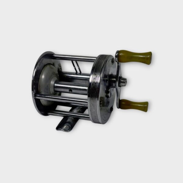 Vintage JC Higgins 300 Bait Caster Fishing Reel (SPG063316)