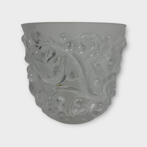 LALIQUE CRYSTAL AVALLON VASE BIRDS AND GRAPES