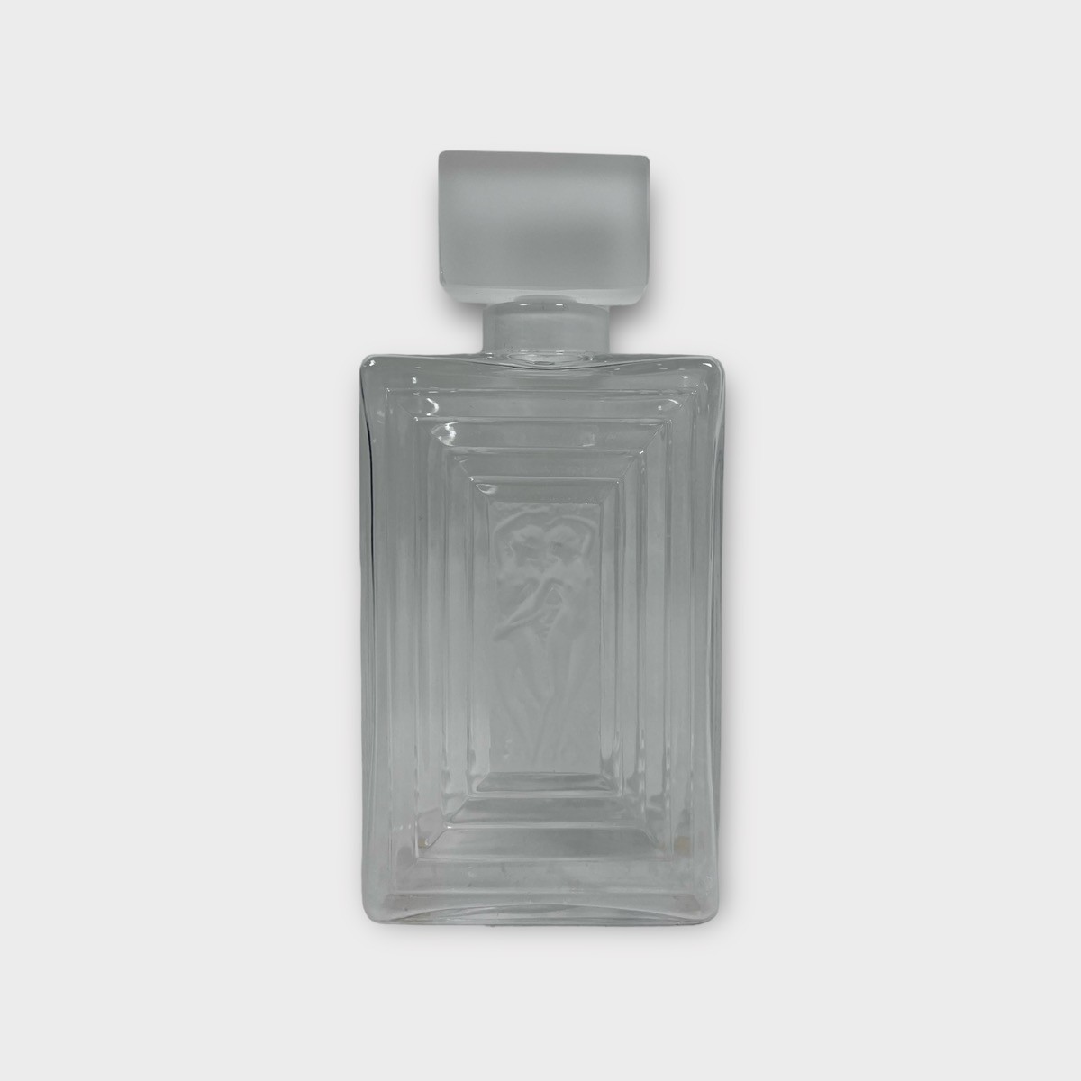 Lalique Crystal Decanter DUNCAN with Two Nudes 2 Femmes 8” (SPG059475)