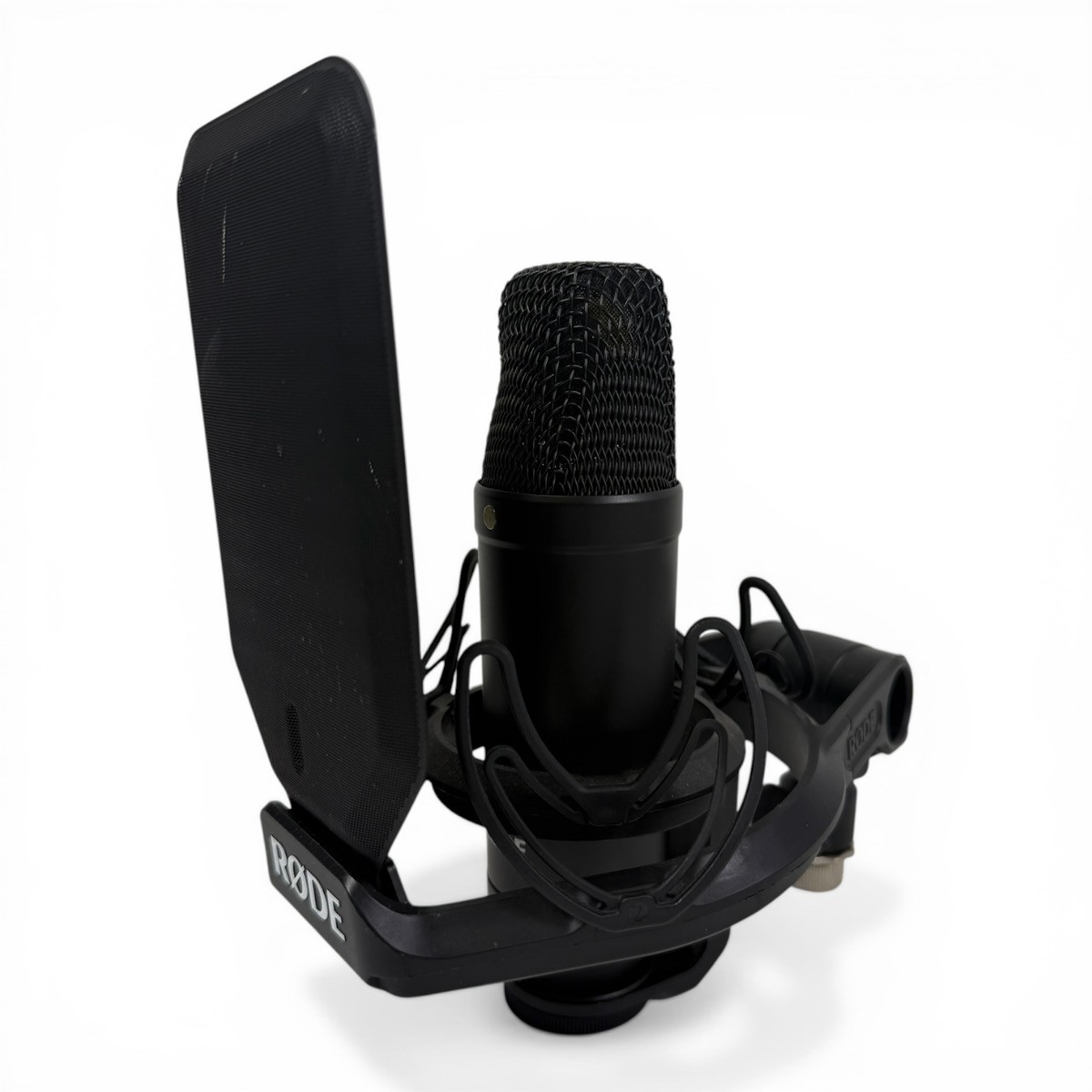 Rode NT1-KIT Cardioid Condenser Microphone with Shock Mount & Screen (SPG065564)