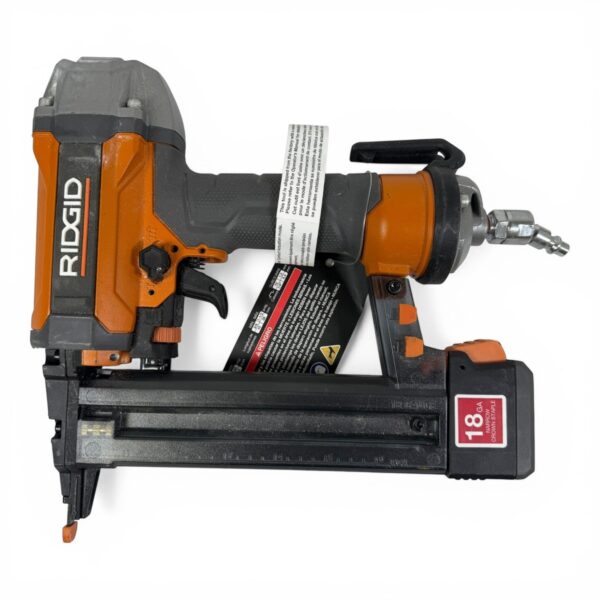 Ridgid AT161002, 18-Gauge 1-1/2" Pneumatic Narrow Finish Nailer (SPG065476)