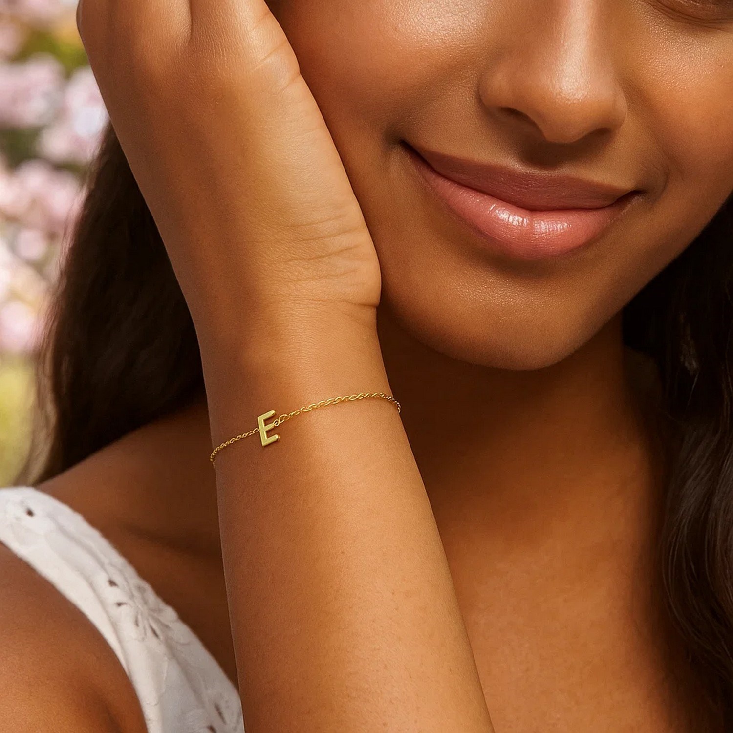 14K Yellow Gold Mini Initial E Bracelet - Image 5