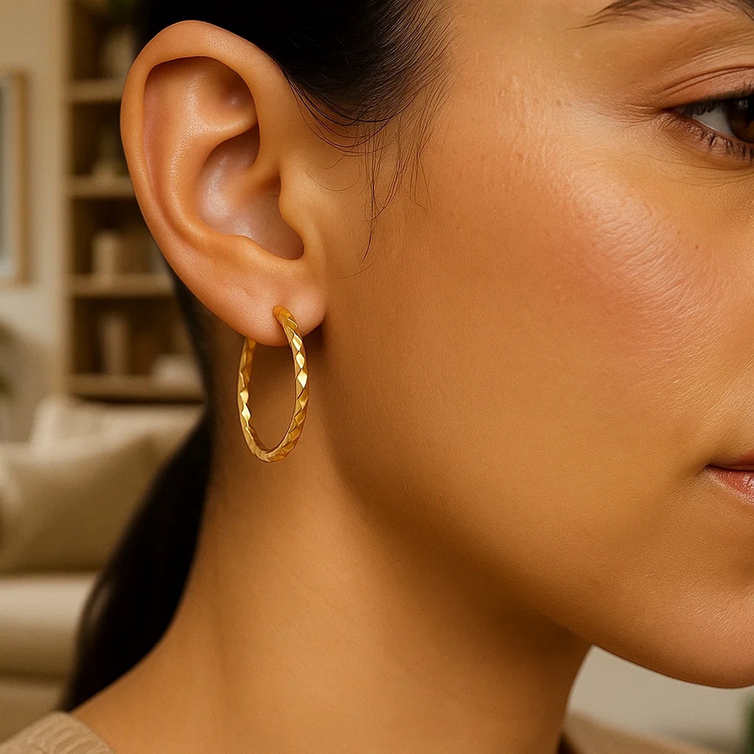 14k Yellow Gold Slender Hoop Earring with Diamond-Cut Finish (25mm Diameter) - Image 6