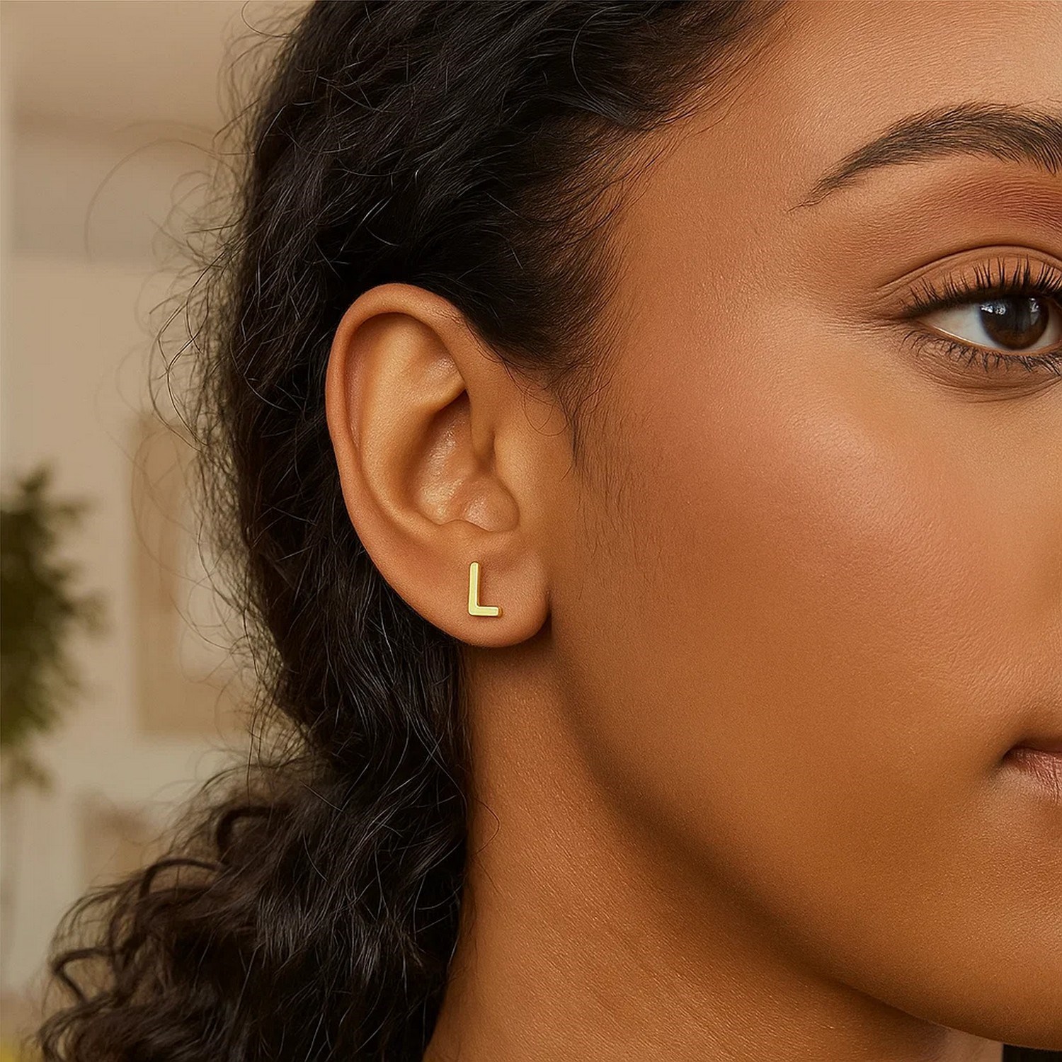 14K Yellow Gold Yours Truly Initial L Stud Earrings - Image 3