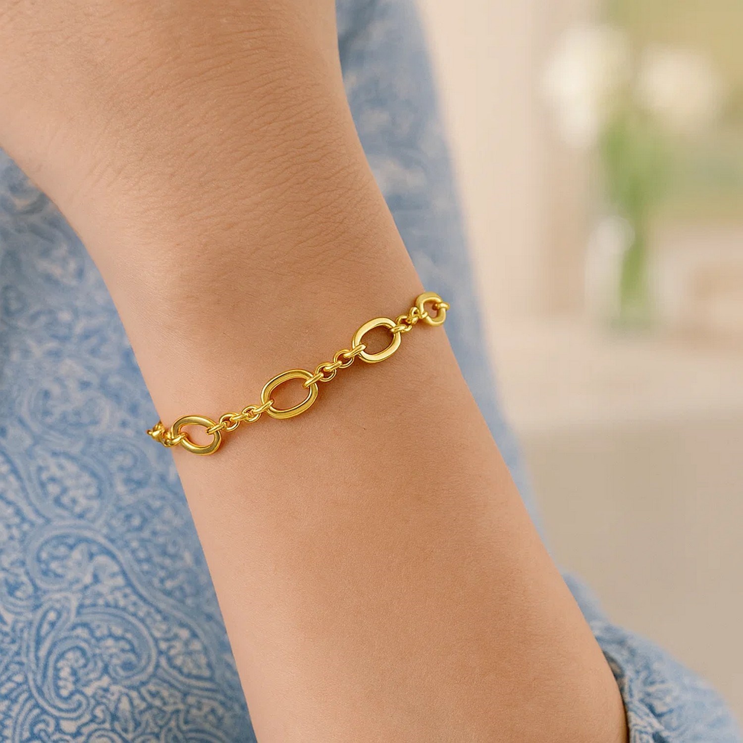 14K Yellow Gold Five and One Oval Link Chain Bracelet - Image 2