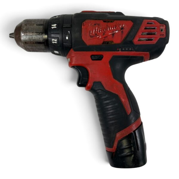 MILWAUKEE 12V 3/8" 2408-20 HAMMER DRILL/DRIVER W/ BATTERY (SPG066158)