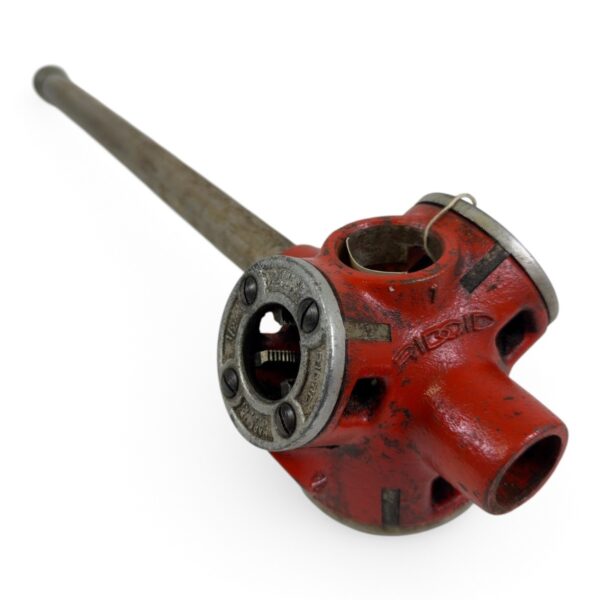 Ridgid Ratcheting Pipe Threader w/ 1/2" & 3/4" NPT Die Heads (SPG066537)