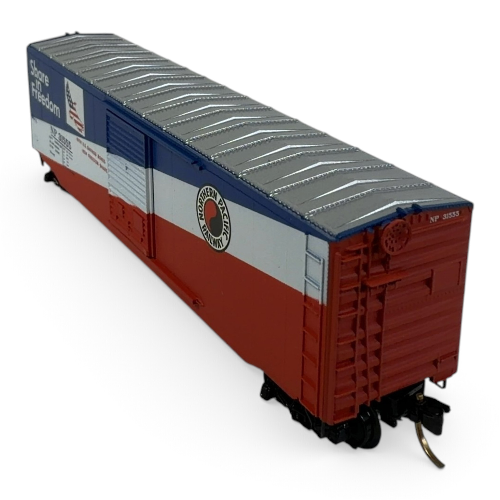 Micro-Trains 77010 N Scale NP Share in Freedom Boxcar NP 31555 with Case