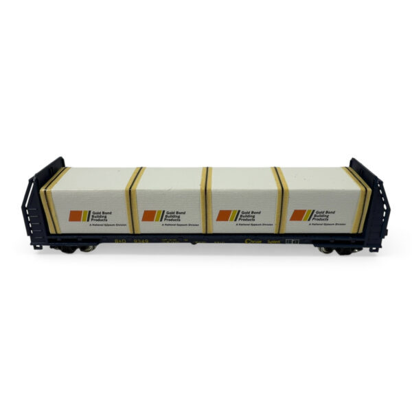 Con-Cor #0001-1221C 60' Bulkhead Flat Train Car Chessie System Gold Bond