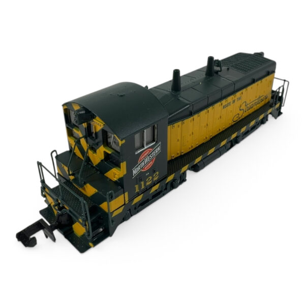 Life-Like 7857 N SW9 C&NW #1122 Diesel Locomotive w/ Box (N scale)