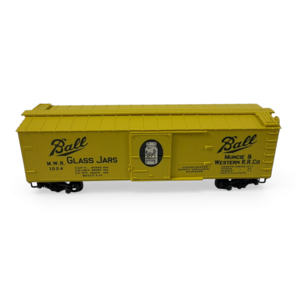 Micro-Trains 42030 N Box Car Muncie & Western Ball Glass Jars #1024 w/ Case